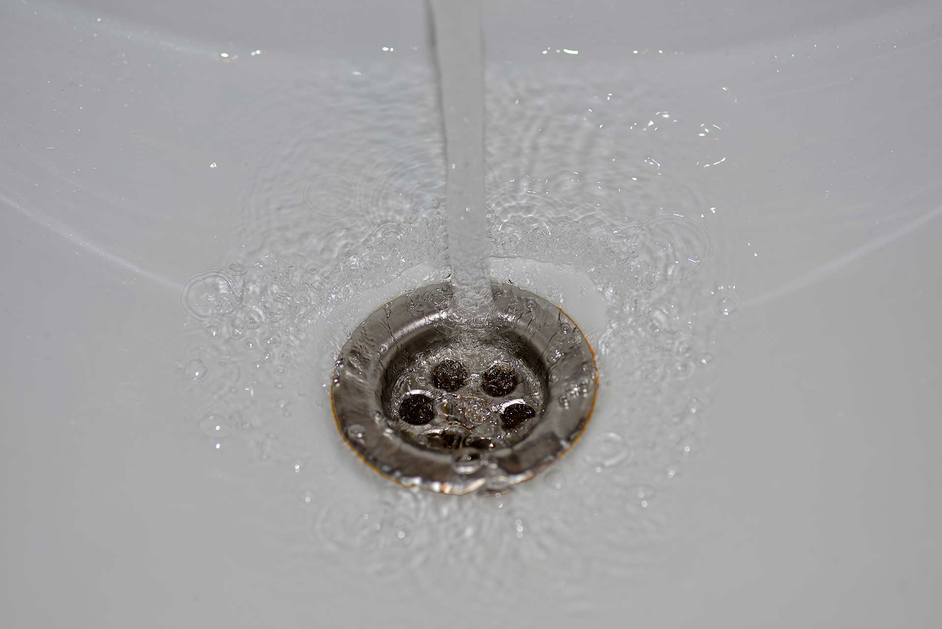 A2B Drains provides services to unblock blocked sinks and drains for properties in Chandlers Ford.
